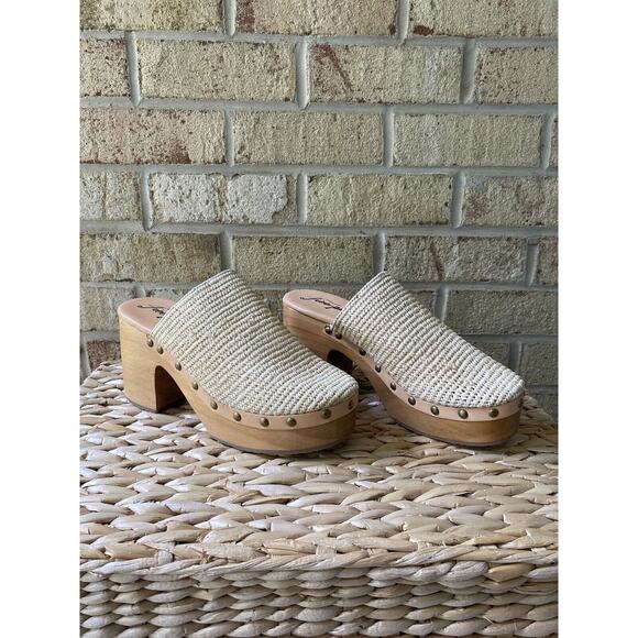 Free People Woven Cream and Tan Clogs - Picture 1 of 10